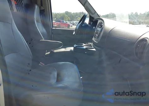 2006 Ford E-250 Commercial/Recreational из США, поврежденный, VIN 1FTNE24W46HB25983